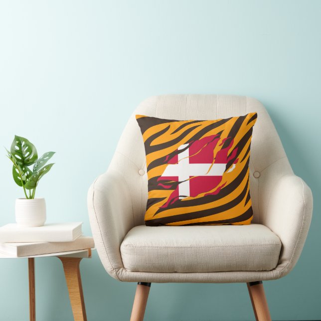 denmark Flag Inside Me, scandinavia inside Claw Ma Throw Pillow (Chair)