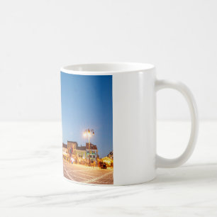 Der Marktplatz von Brasov in Rumänien Coffee Mug