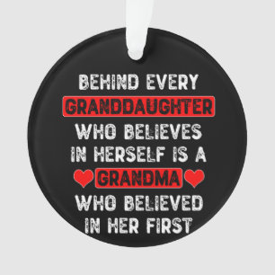 Derrière chaque petite-fille