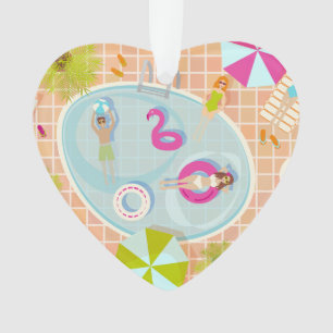 Des filles et des garçons du bikini jouant au jeu