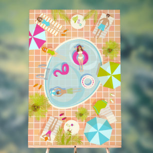 Des filles et des garçons du bikini jouant au jeu 