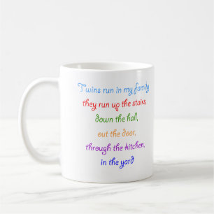 Des jumeaux courent dans ma tasse à café familiale
