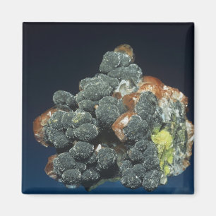 Descloizite on Calcite Magnet