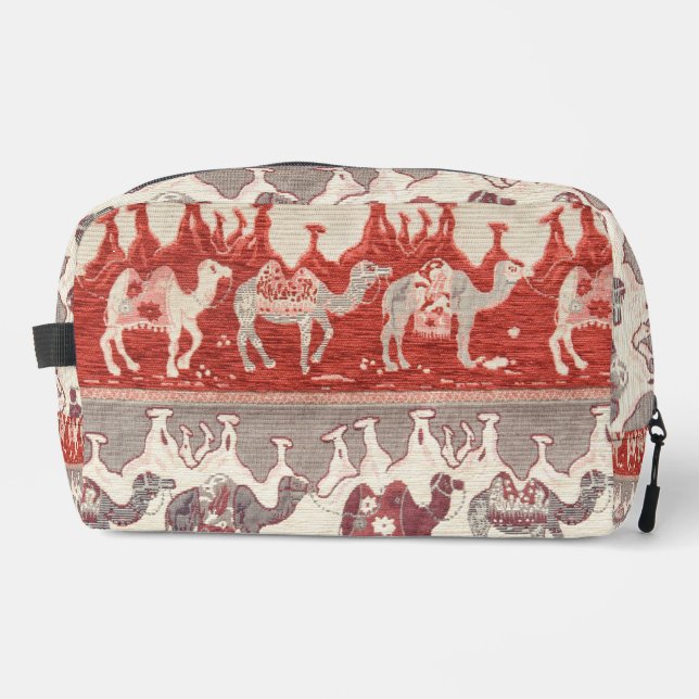 Desert Camels Caravan Art Dopp Kit (Front)
