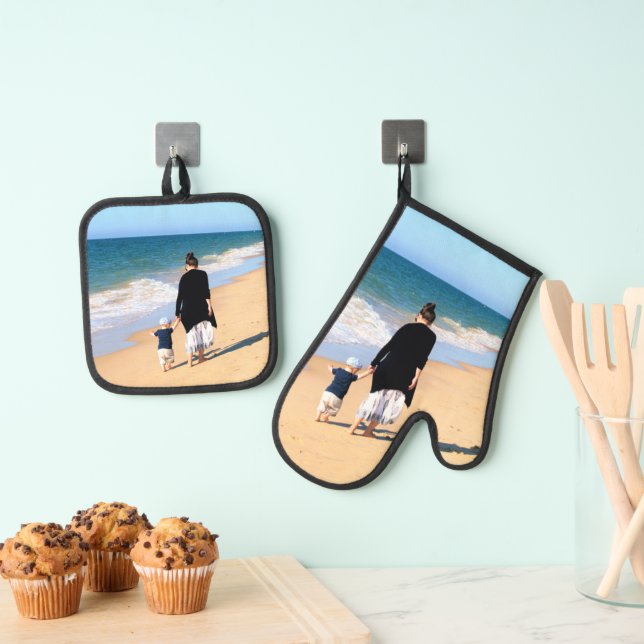 Design Your Own with Favourite Photo Personalized Oven Mitt & Pot Holder Set (Insitu(Hanging))