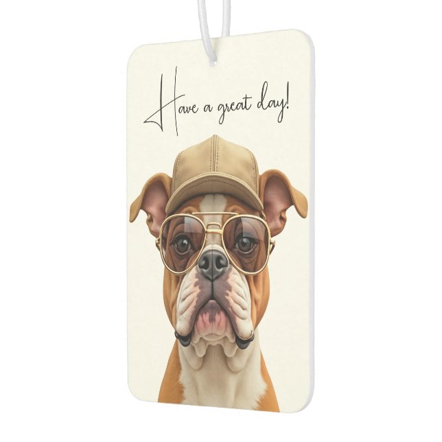 Désodorisant Pour Voiture Bulldog portant un Casquette beige (Gauche)