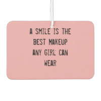 Un sourire est le meilleur maquillage qu'une fille