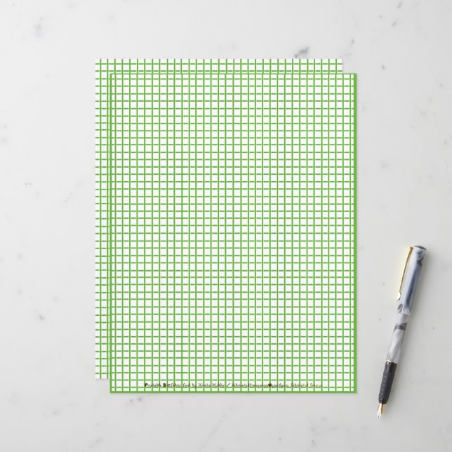 Dessin d'esquisse sur la feuille de papier de lign (Devant/Arrière en situation)