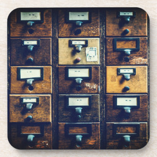 Dessous-de-verre armoire en bois du catalogue de la carte vintage