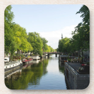 Dessous-de-verre Canal d'Amsterdam avec des péniches et des arbres