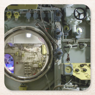 Dessous-de-verre Carré En Papier écoutille sur un ancien sous-marin rétro