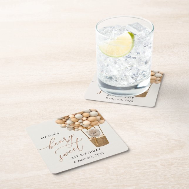 Dessous-de-verre Carré En Papier Ours mignon, Ballons Beiges, Premier Anniversaire (En situation)