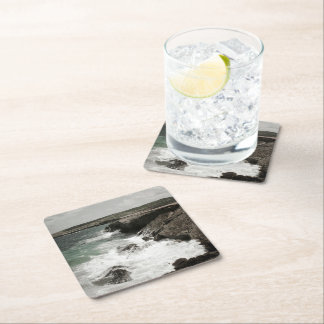 Dessous-de-verre Carré En Papier Photo de la côte avec vagues déferlantes 