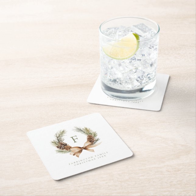 Dessous-de-verre Carré En Papier Pine Cone & Bow Wreath Monogramme Famille Vacances (En situation)