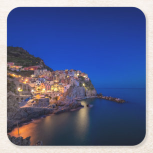 Dessous-de-verre Carré En Papier Ville de Manarola dans le Cinque Terre le soir