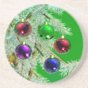 Dessous De Verre En Grès Décorations de sapin de Noël brillent sur fond ver