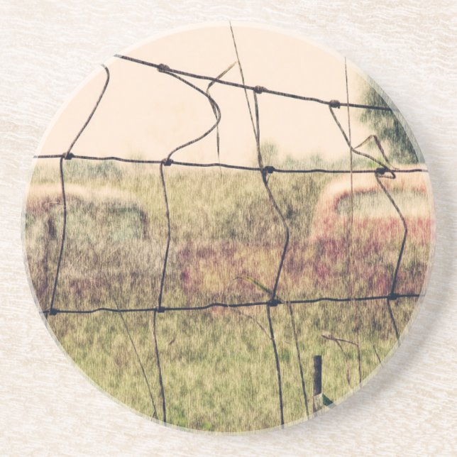 Dessous De Verre En Grès Junkyard rural, Vechicles s'écartant dans un champ (Devant)