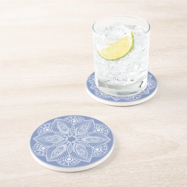 Dessous De Verre En Grès Mandala blanc exotique sur Arrière - plan bleu (Côté)