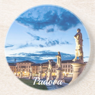 Dessous De Verre En Grès Rangée de statues illuminées à Padova