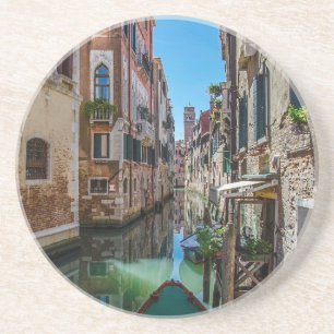 Dessous De Verre En Grès Rue étroite avec canal à Venise