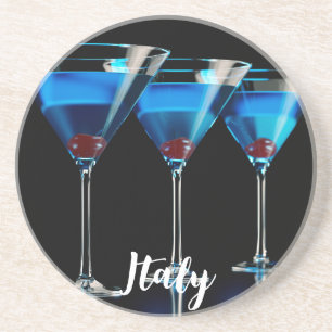 Dessous De Verre En Grès Trois cocktails bleus avec cerise sur noir