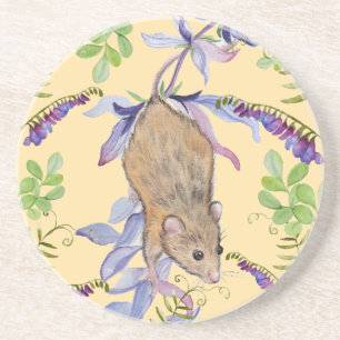 Dessous De Verre En Grès Une souris drôle dans un fourré de fleurs.