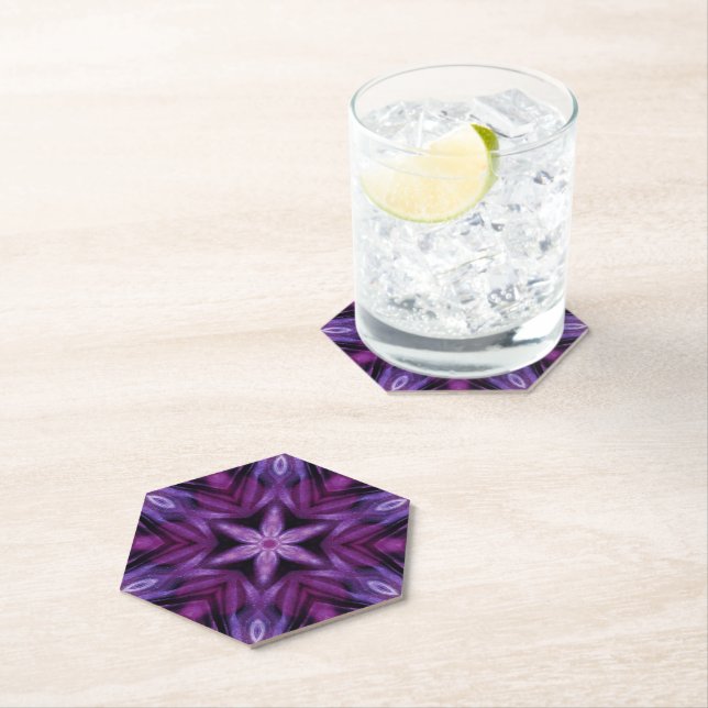 Dessous-de-verre En Papier Glitterie Purple Kaleidoscope Coeurs Gradient (En situation)