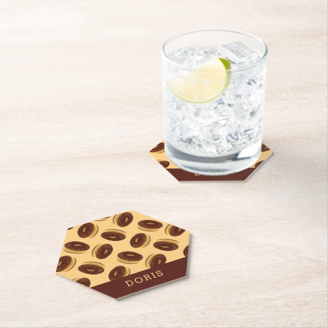 Dessous-de-verre En Papier Motif de beignes marron chocolat (En situation)