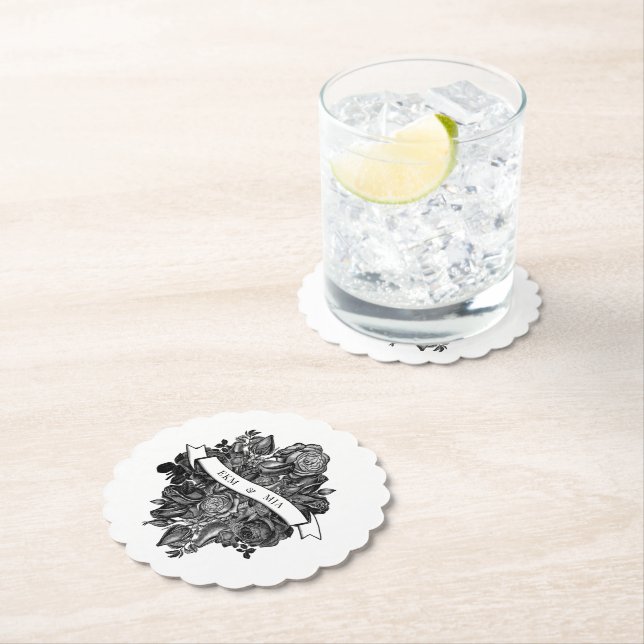 Dessous-de-verre En Papier Roses noires et blanches Mariage gothique (En situation)