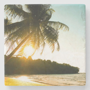Dessous-de-verre En Pierre Bel coucher de soleil sur la plage tropicale avec 