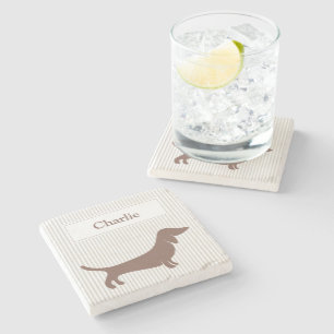 Dessous-de-verre En Pierre Dachshund Brown sur bandes beiges Nom personnalisé