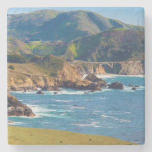 Dessous-de-verre En Pierre États-Unis, Californie. Panorama De Big Sur Avec B