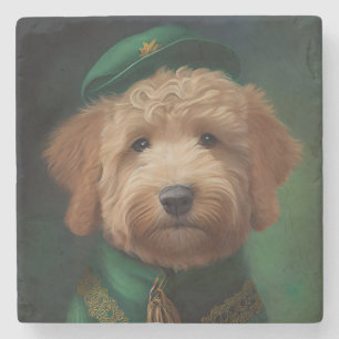 Dessous-de-verre En Pierre Goldendoodle Dog en tenue de la Saint Patrick