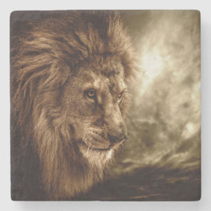 Dessous-de-verre En Pierre Lion contre le ciel orageux