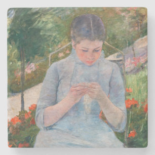Dessous-de-verre En Pierre Mary Cassatt - Fille couture dans un jardin