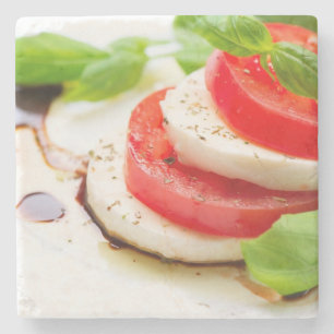 Dessous-de-verre En Pierre Salade de Caprese. Tranches de tomate et de