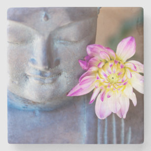 Dessous-de-verre En Pierre Statue de Bouddha avec le dahlia