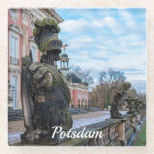 Dessous-de-verre En Verre Statues de chevalier en pierre près du palais à Po