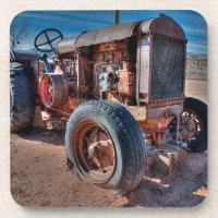 Fermes | Tracteur d'antiquité rouillé