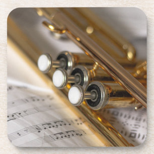Dessous-de-verre Instrument en laiton de trompette et de feuille de