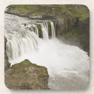 Dessous-de-verre Islande. Cascade de Hafragilsfoss en