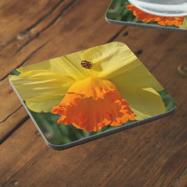 Dessous-de-verre Ladybug sur la jonquille jaune Floral (In Situ)
