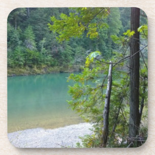 Dessous-de-verre Magnifique ruisseau bleu caché dans la forêt