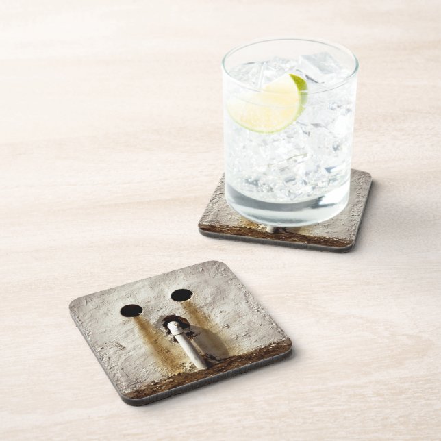 Dessous-de-verre Photographie de tuyau d'eau exposé urbain (Côté Droit)