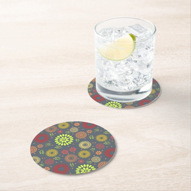 Dessous-de-verre Rond En Papier Fleurs d'automne colorées dans des tons chauds (En situation)