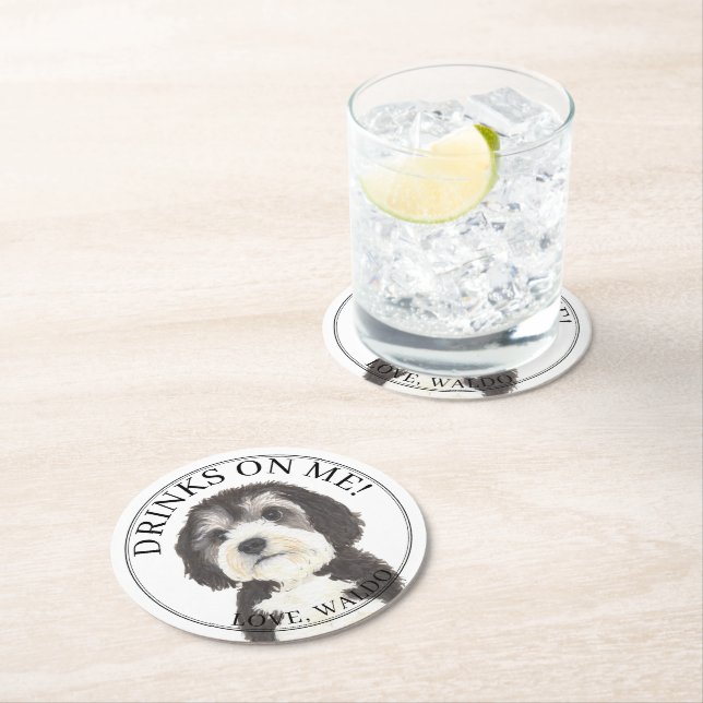 Dessous-de-verre Rond En Papier Mariage Bernedoodle personnalisé (En situation)