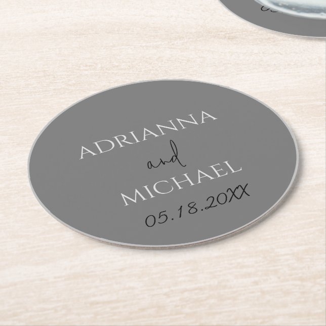Dessous-de-verre Rond En Papier Mariage double gris Nom et Cercle de date (Incliné)
