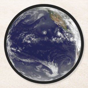 Dessous-de-verre Rond En Papier Terre Avec Trois Cyclones Tropicaux Dans Le Pacifi