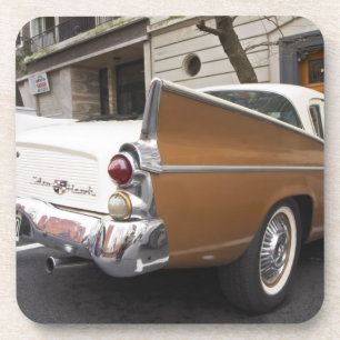 Dessous-de-verre Une voiture classique Studebaker Silver Hawk garée