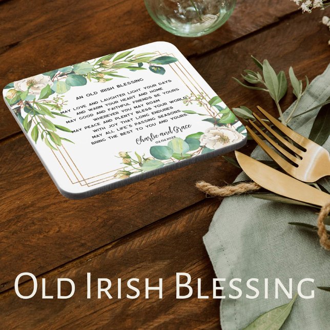 Dessous-de-verre Vieux bienheureux irlandais et verdure Mariage 2 (Square wedding coaster with an old Irish blessing. Beautiful white roses with touches of gold.)
